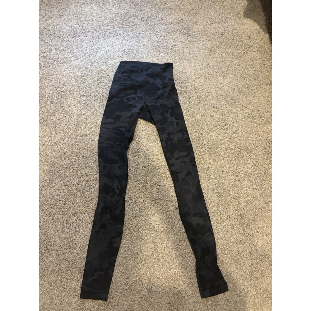 lululemon athletica Women’s Size 2 BlackGray Camo Ankle Leggings Logo no pilling